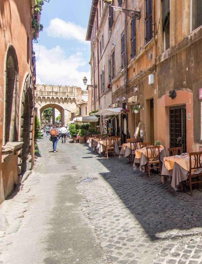 Intimo Ed Eclettico A Trastevere Lejlighed
